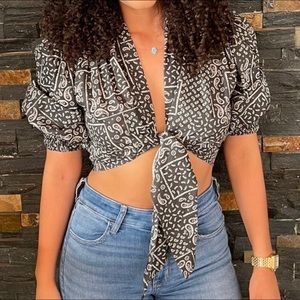 ZARA KNOTTED CROPPED BLOUSE